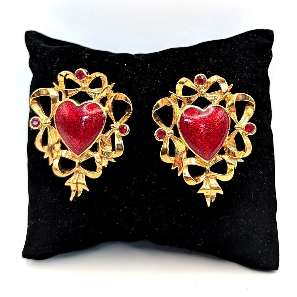 Avon Vintage Red Glitter Enamel Heart Bow Gold Tone Stud Earrings 1.25